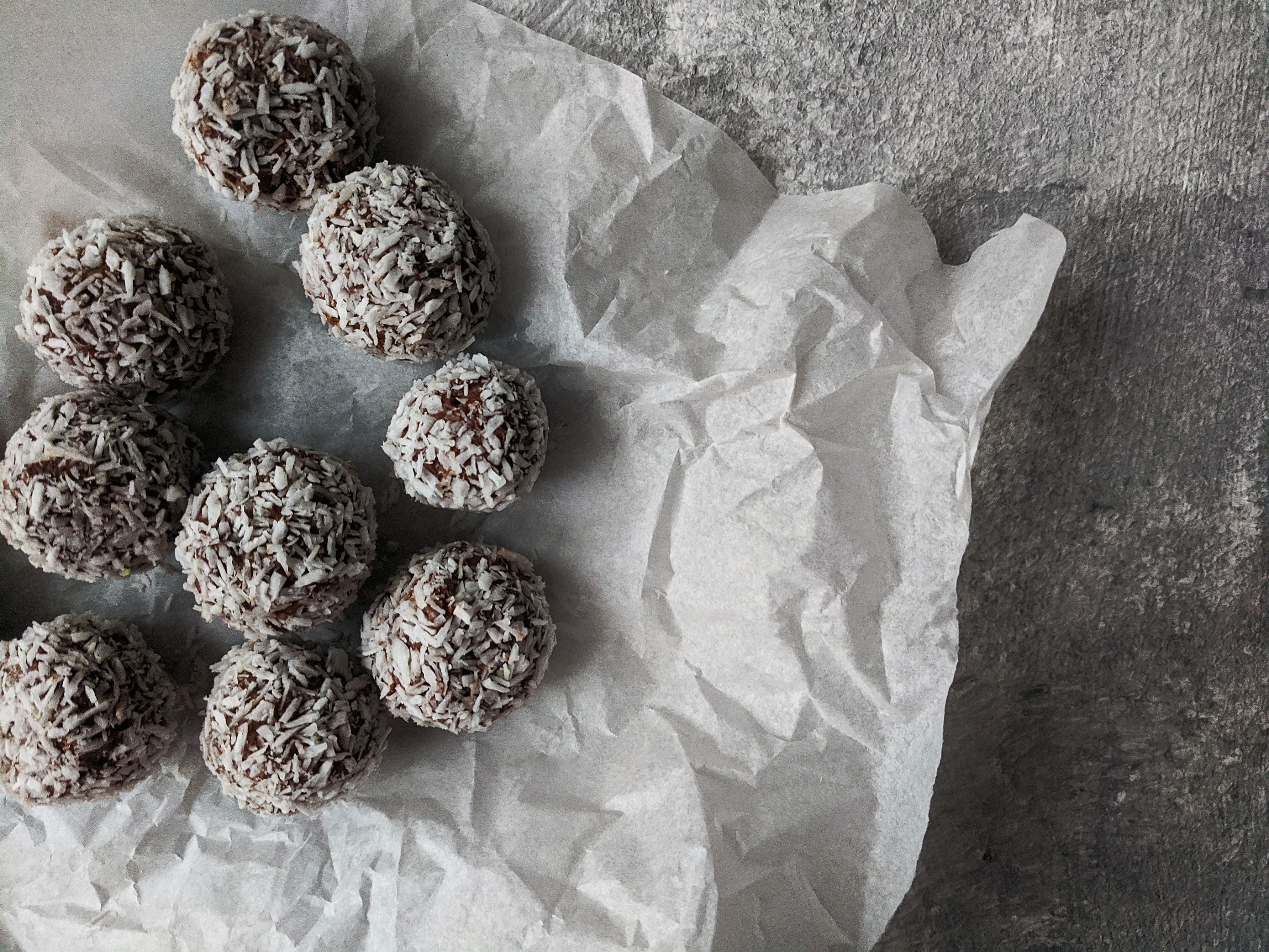 chokladbollar med kaffe
